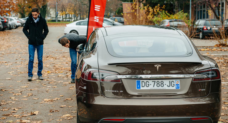Компанию Tesla оштрафовали на 12 млн евро: что известно