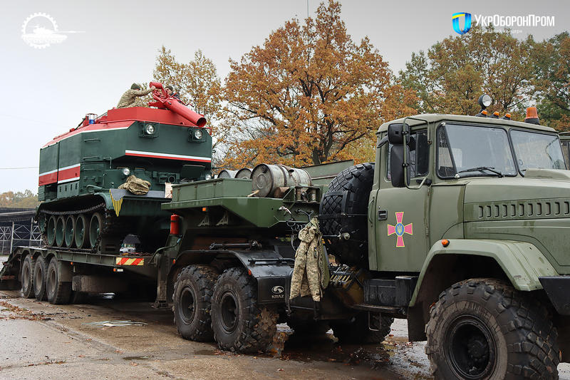Во Львове отремонтировали уникальную военную технику для ВСУ: фото / Укроборонпром