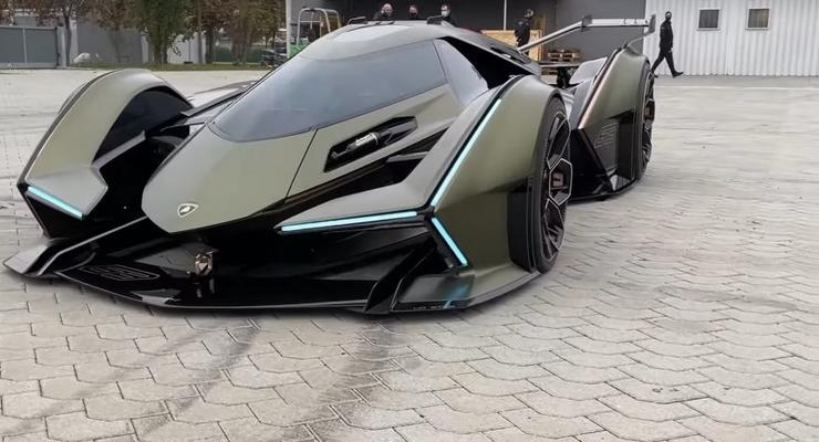 Блогер показала уникальный суперкар Lamborghini V12  GT: видео