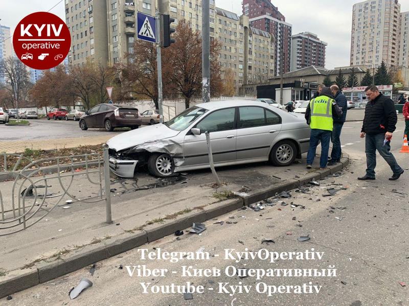 Сбитый пешеход и ДТП с фурой под Киевом: видео / Киев Оперативный