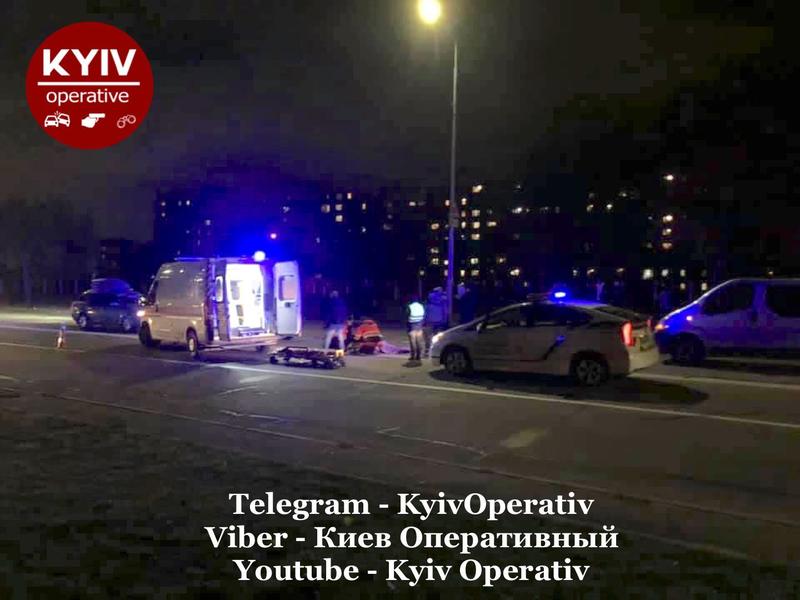 Сбитый пешеход и ДТП с фурой под Киевом: видео / Киев Оперативный