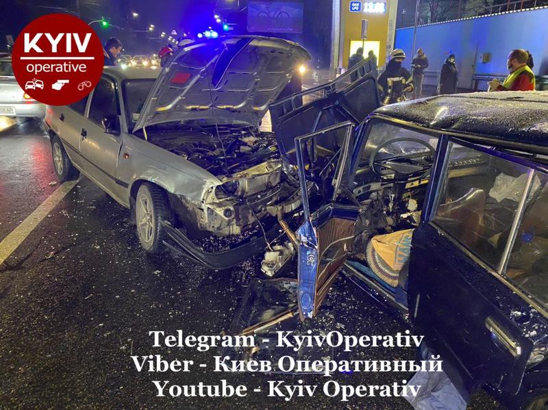 Смертельное ДТП с фурой и наезд на пешехода: подборка аварий / Киев Оперативный