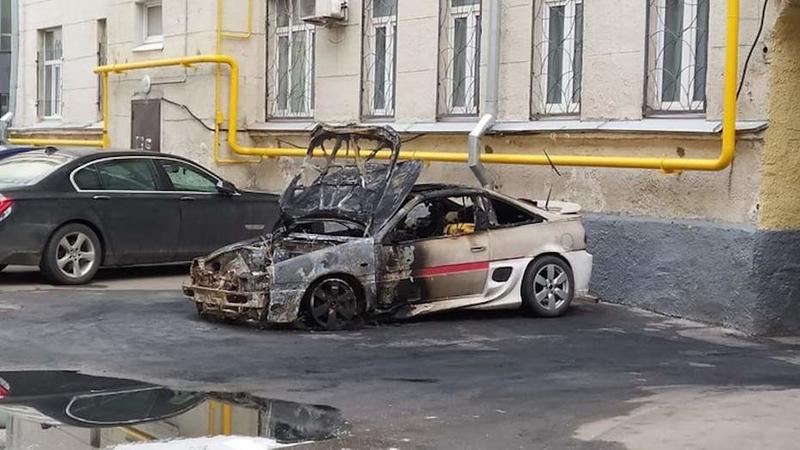 Российская самодельная Tesla полностью сгорела: видео / Baza