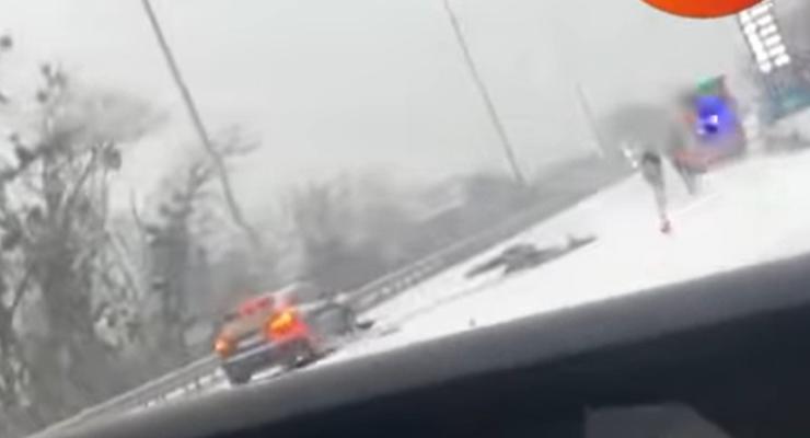 Смертельное ДТП с Porsche под Киевом из-за снегопада: подробности