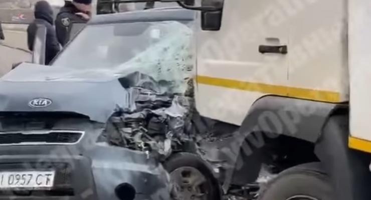 Серьезная авария с фурой под Киевом: подробности