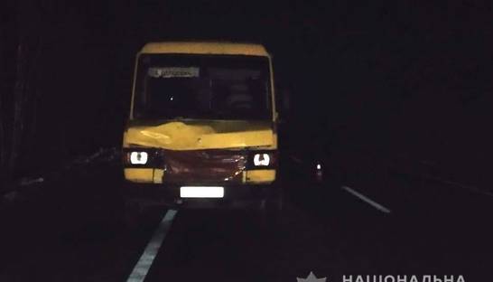 Маршрутка задавила двух пешеходов в Ровенской области: подробности ЧП