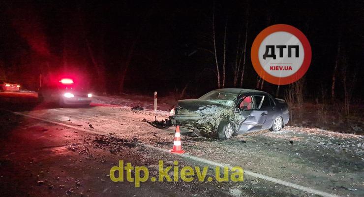 Масштабное ДТП на скользкой дороге под Киевом: подробности инцидента
