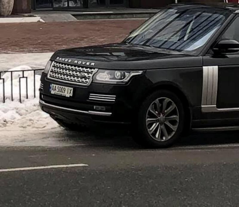 Автопарк на $500 000 и коллекционные авто: чем владеют украинские звезды / скриншот