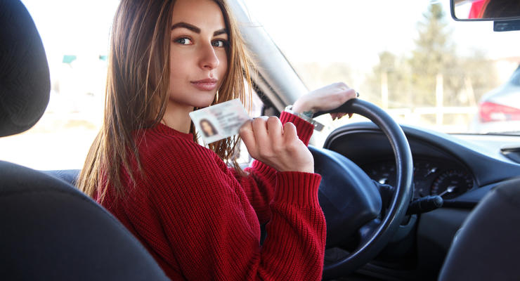 В водительских удостоверениях появятся новые отметки: что известно