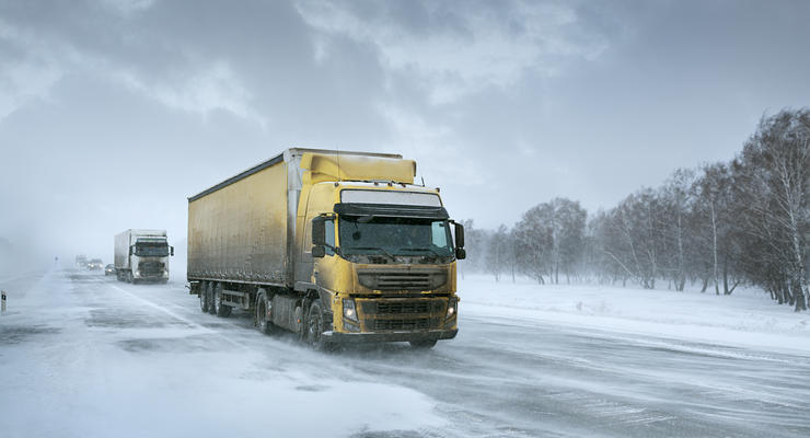 В Украине перекрыли несколько основных трасс для грузовиков: список