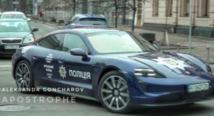 На дорогах Киева заметили первый "полицейский" Porsche: видео