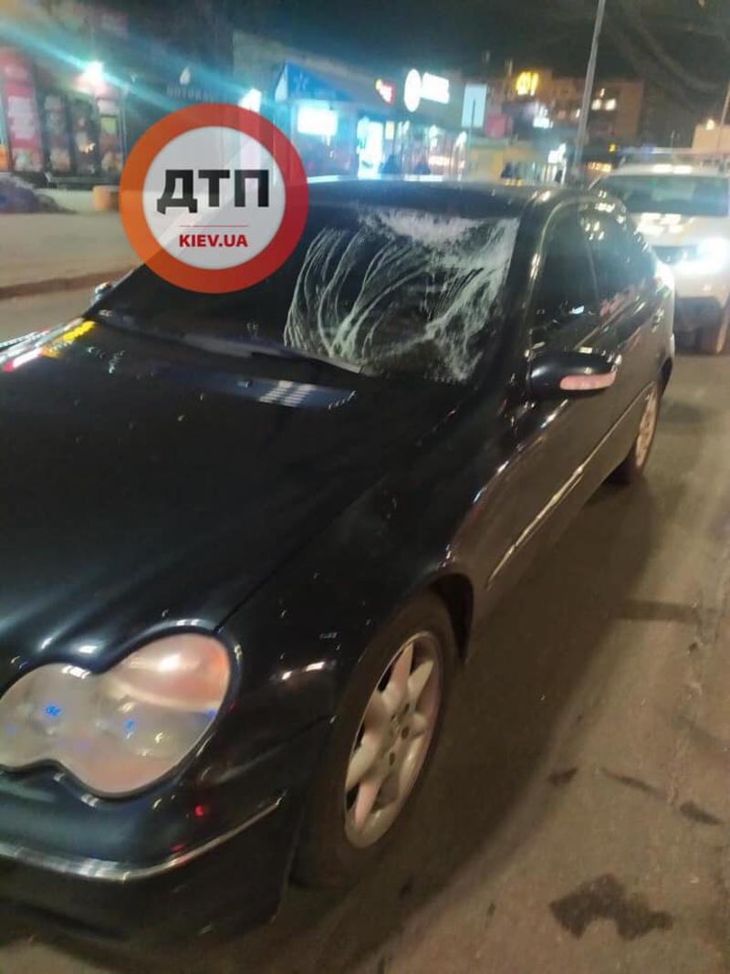В Киеве евробляха сбила пьяного пешехода: подробности / dtp.kiev.ua