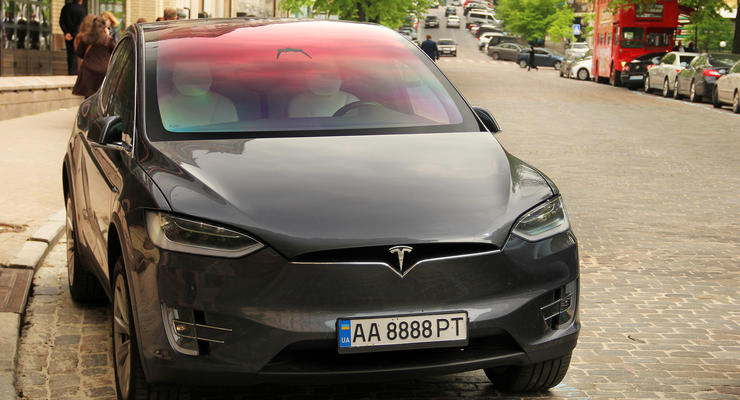 За какие автомобили нужно платить налог в Украине: подробности