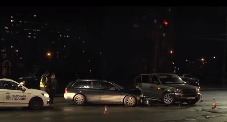 Девушка на Range Rover против евробляхи: загадочная авария на Троещине