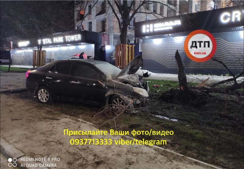 Тройное ДТП с пострадавшими в Киеве: результат неудачных гонок / dtp.kiev.ua