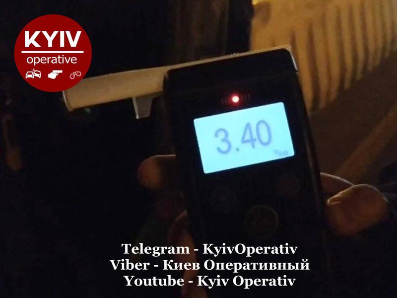 В Киеве произошло ДТП с опрокидыванием с пьяной женщиной: видео / Киев Оперативный