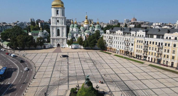 Дрифт-скандал на Софиевской площади в Киеве: видео инцидента