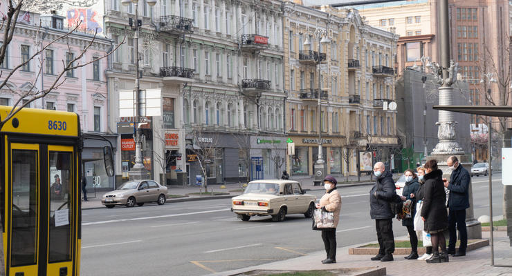 Новый локдаун в Украине: кто может пользоваться общественным транспортом