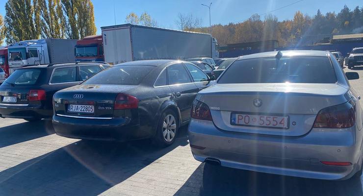 В Украине начали бесплатно раздавать конфискованные евробляхи: как получить автомобиль