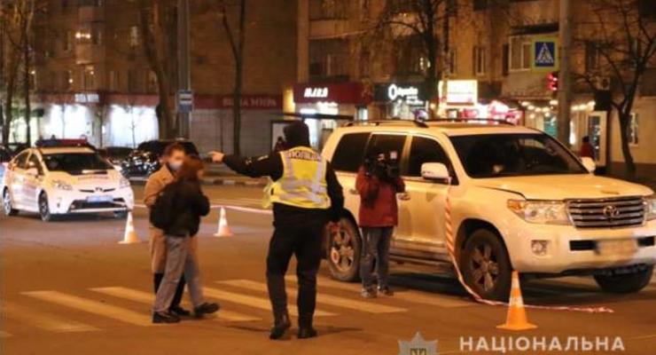 В Харькове Land Cruiser сбил двоих детей на пешеходном переходе: видео