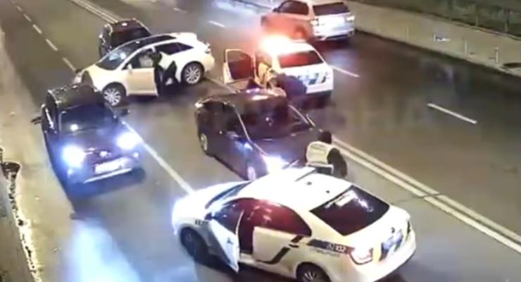 Пьяный водитель в Киеве устроил погоню, а потом массовое ДТП: видео