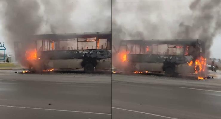 Под Киевом полностью выгорела маршрутка: фото и видео