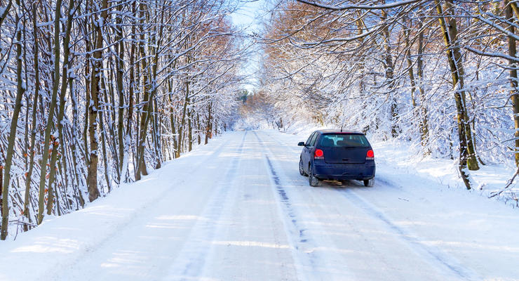 Что нельзя делать на дороге, при сильном снегопаде: советы водителям