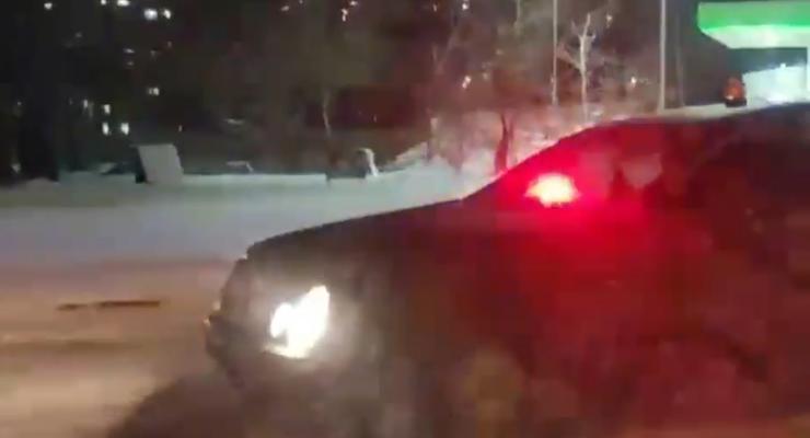 Активисты с мигалками и СГУ пытались догнать пьяного водителя: видео