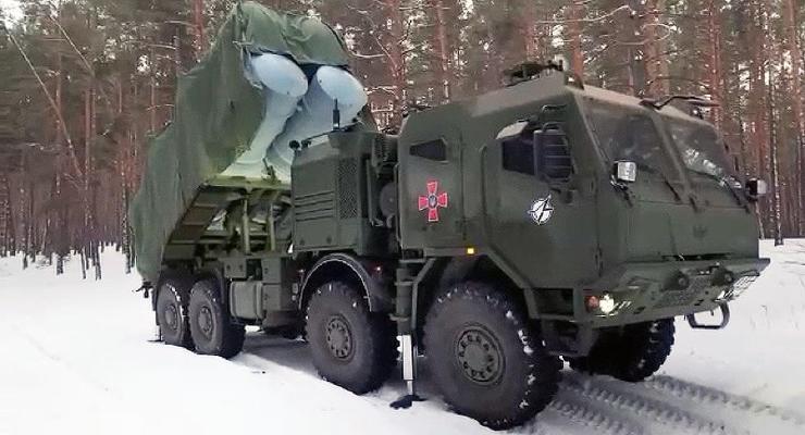 Украинские военные начали испытания новых грузовиков Tatra: видео