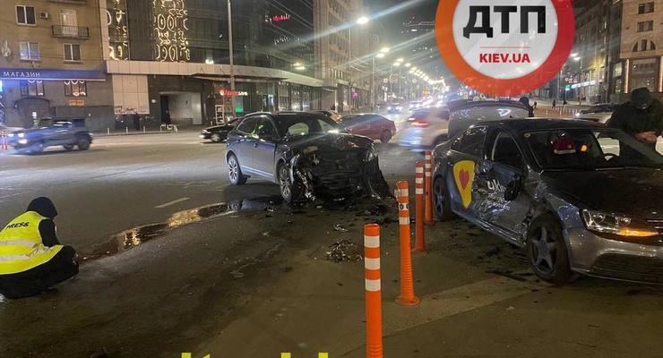 Спорная авария с такси Uklon на площади Победы в Киеве: что известно
