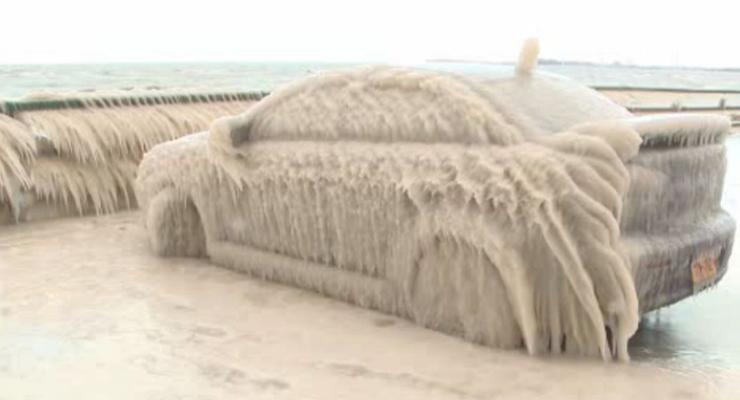 Когда лень чистить машину: как не нужно ездить по дороге зимой, видео