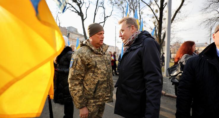 Мэр Львова Андрей Садовой призвал мужчин-переселенцев защищать Украину
