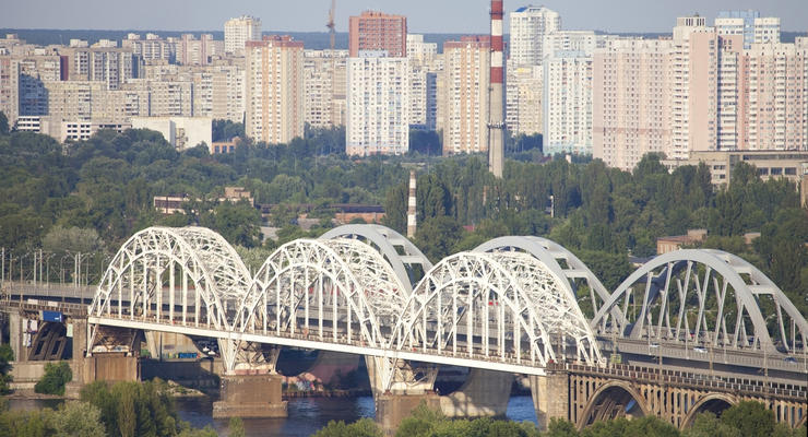 В Киеве для проезда между правым и левым берегом открыли два моста