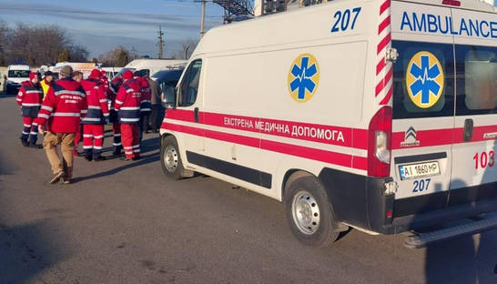 Украинской армии передали два конфискованных авто скорой помощи