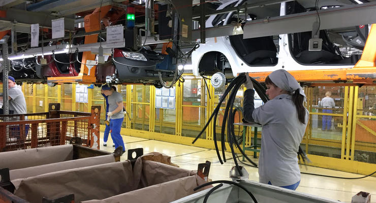 В РФ смогут наладить выпуск Lada не раньше, чем через 2 года