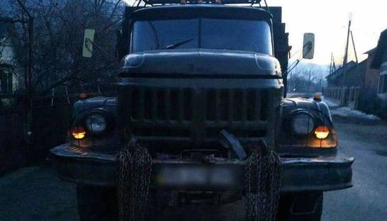 У водителей забирают грузовики на нужды армии за езду без документов