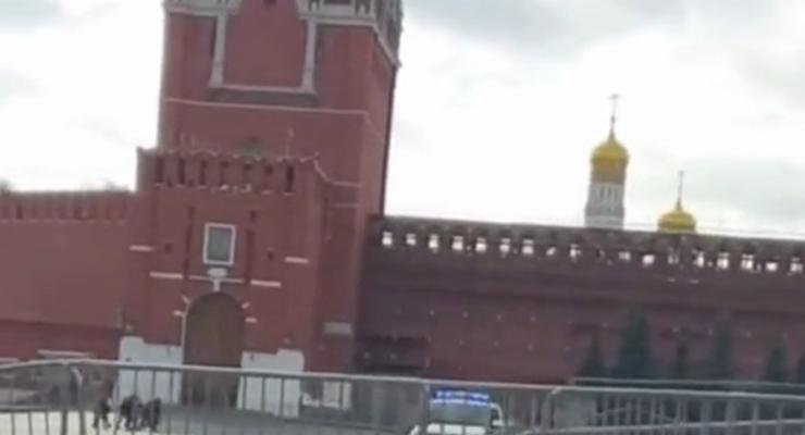 Украинцы "денацифицировали" Кремль Гимном Украины - видео
