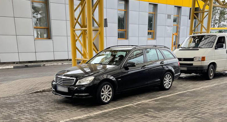 В Украину привезли первый автомобиль на льготных условиях: подробности