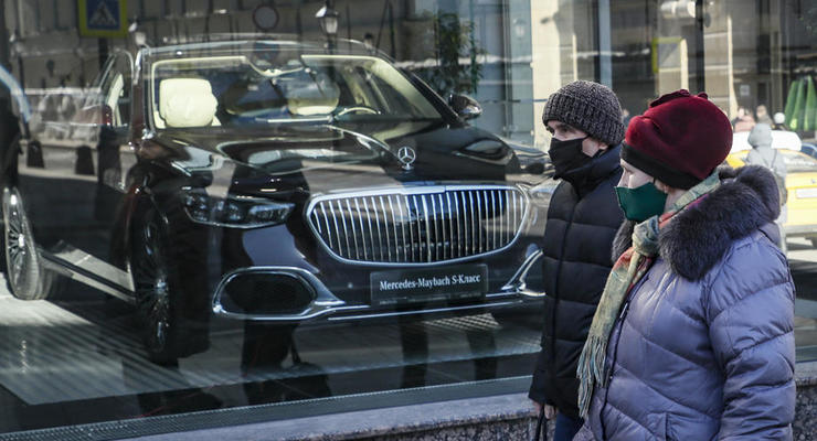 В апреле в РФ подняли цены сразу 11 автомобильных брендов