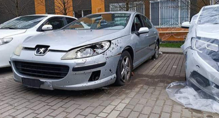 В Украине начали продавать первые автомобили пострадавшие из-за войны