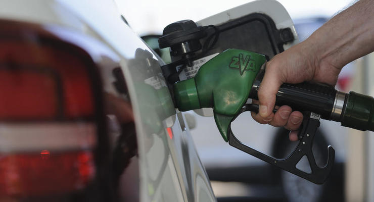 Предприимчивые украинцы продают бензин по 125 грн/литр - подробности