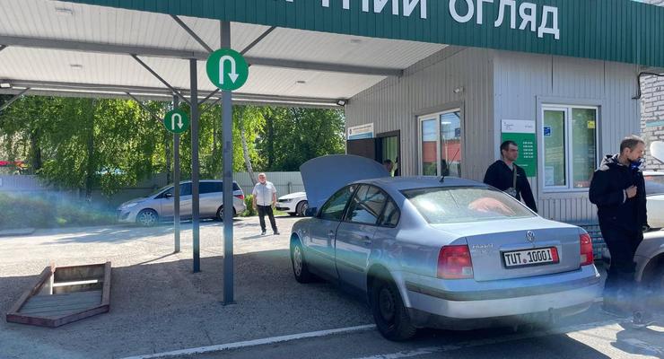 Украинцы не могут зарегистрировать пригнанные из Европы авто
