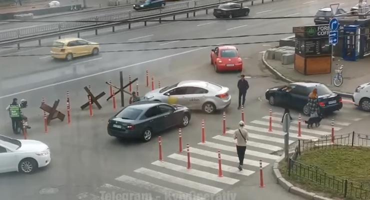 В Киев начали возвращаться проблемы с парковкой - видео