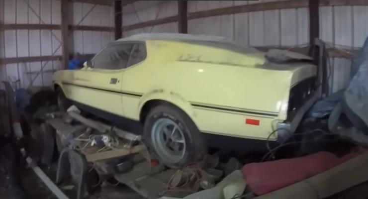 Капсула времени: в США нашли идельный Mustang в сарае спустя 46 лет