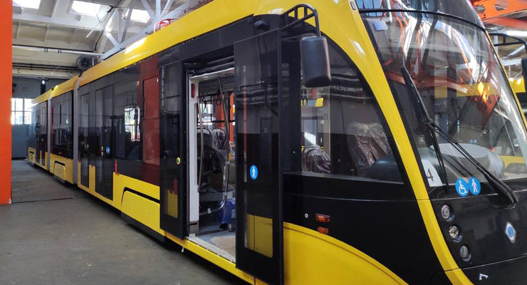 Киев получил новые трамваи от отечественного производителя