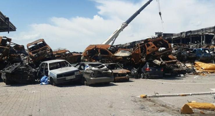 В сети показали кладбище уничтоженных авто из Мариуполя