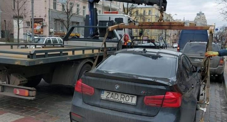 В Киеве водителей снова штрафуют за нарушение правил парковки