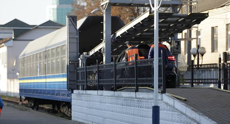 В Украине растет популярность услуги перевозки авто на поезде