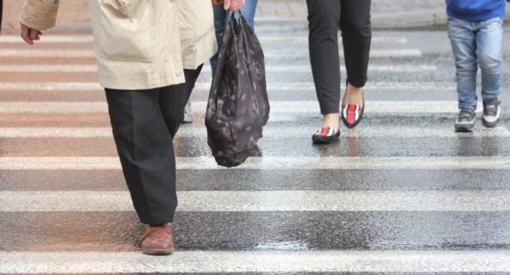 Штраф та громадські роботи - що загрожує пішоходові за порушення ПДР
