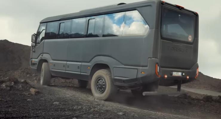 Украинско-чешский автобус испытали ведущие TopGear - видео